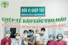 Niềm vui và hạnh phúc của đội ngũ bác sỹ, điều dưỡng khoa của gia đình các bé bệnh nhi sau khi kết thúc quá trình ghép tế bào gốc vào tháng 9/2022 vừa qua. (Nguồn: Bệnh viện Nhi đồng 2)