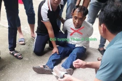 Đối tượng Thào A Chinh bị bắt giữ. (Ảnh: TTXVN phát) 