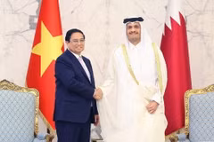 Thủ tướng Phạm Minh Chính hội đàm với Thủ tướng Nhà nước Qatar Sheikh Mohammed bin Abdulrahman bin Jasim Al-Thani. (Ảnh: Dương Giang/TTXVN)