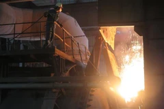 Sản xuất thép. (Ảnh: Hồng Ninh/TTXVN) 