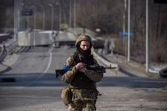 Một binh sỹ Ukraine. (Ảnh: Reuters)