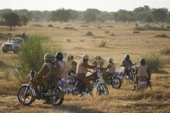 Binh sỹ Burkina Faso đi tuần tra. (Nguồn: AFP/TTXVN) 