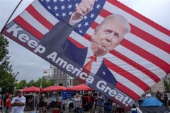 Ảnh Tổng thống Mỹ Donald Trump trên một đường phố ở Tulsa, bang Oklahoma, Mỹ, ngày 19/6/2020. (Nguồn: AFP/TTXVN) 