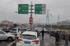 Vụ tai nạn xảy ra trong điều kiện thời tiết giá lạnh khắc nghiệt, khiến một số người bị thương. (Nguồn: Sinchew)