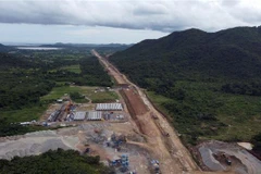 Một số gói thầu cao tốc Bắc-Nam vướng mắc về nguồn vật liệu xây dựng thông thường. (Ảnh: Huy Hùng/TTXVN)