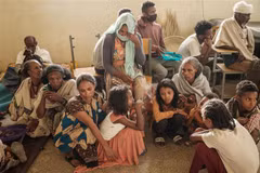 Người dân phải rời nhà cửa do xung đột tại Tigray, Ethiopia, ngày 19/6/2021. (Ảnh: AFP/TTXVN) 