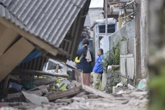 Những ngôi nhà bị đổ sập sau trận động đất tại huyện Cianjur, Tây Java, Indonesia ngày 23/11/2022. (Ảnh: THX/TTXVN) 