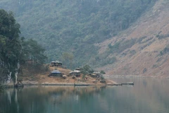 Trải nghiệm cung đường Huổi Só-Huổi Lóng chạy dọc ven dòng sông Đà