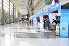 Khu trưng bày các gian hàng của các nước ASEAN tại Tuần lễ kinh doanh Hàn Quốc-ASEAN và Ấn Độ 2020. (Ảnh: Phạm Nguyên Anh/TTXVN) 