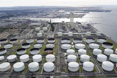 Toàn cảnh nhà máy lọc dầu của Tập đoàn Idemitsu Kosan ở Ichihara, tỉnh Chiba, miền Đông Nhật Bản ngày 12/11/2021. (Ảnh: Kyodo/TTXVN) 