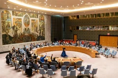 Các thành viên của Hội đồng Bảo an Liên hợp quốc thông qua nghị quyết gia hạn sứ mệnh của Phái bộ Liên hợp quốc tại Libya (UNSMIL) thêm 3 tháng tại cuộc họp ở New York, Mỹ, ngày 29/4/2022. (Ảnh: THX/TTXVN) 
