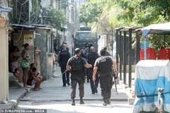 Sốc với kho súng bị cảnh sát Brazil thu giữ sau cuộc đụng độ chết chóc