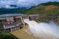 Nhà máy Thủy điện Bắc Hà xả lũ. (Nguồn: Báo Lào Cai) 
