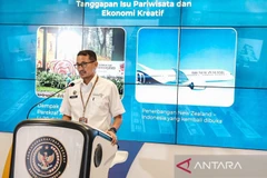 Bộ trưởng Du lịch và Kinh tế sáng tạo Indonesia Sandiaga Salahuddin Uno thông báo về việc việc mở lại đường bay Auckland-Denpasar. (Nguồn: Antaranews)