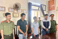 Ba đối tượng tổ chức cho người khác trốn đi nước ngoài. (Nguồn: Báo Lao động)