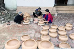 [Video] Về Nghệ An thăm làng Trù Sơn làm nồi đất hàng trăm năm
