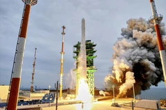 Tên lửa đẩy vũ trụ Nuri do Hàn Quốc tự chế tạo mang theo 8 vệ tinh được phóng từ Trung tâm Vũ trụ Naro tại làng Goheung, tỉnh Nam Jeolla, Hàn Quốc. (Ảnh: KARI/TTXVN phát)