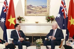 Chủ tịch Quốc hội Vương Đình Huệ hội kiến Toàn quyền Australia David Hurley. (Ảnh: Doãn Tấn/TTXVN)