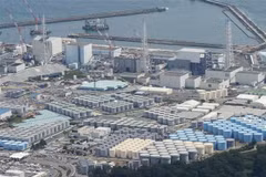 Các bể chứa nước thải nhiễm xạ tại Nhà máy Điện hạt nhân Fukushima Daiichi ở tỉnh Fukushima, Đông Bắc Nhật Bản. (Ảnh: Kyodo/TTXVN)