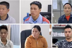 Sáu đối tượng từ trái qua phải, từ trên xuống dưới: Hoàng Văn Bưu, La Văn Chung, Đào Văn Hồng, Đào Văn Đức, Hoàng Thị Quỳnh, Thào A Ké tại cơ quan Công an tỉnh Cao Bằng. (Ảnh: TTXVN phát) 
