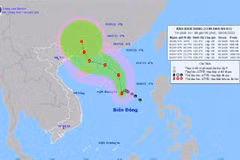 Bản đồ đường đi của bão CHABA trên biển Đông. (Ảnh: TTXVN phát) 