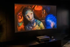 Cine 1 sử dụng công nghệ kết hợp ba tia laser mang các màu sắc RGB (đỏ, xanh lá, xanh dương) cơ bản. (Nguồn: Petapixel)