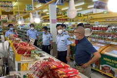 [Video] Công khai 23 số hotline tiếp nhận tố giác hành vi tăng giá