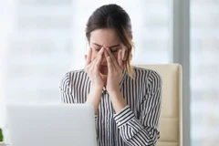 Thị lực suy yếu có thể là yếu tố nguy cơ gây ra chứng mất trí nhớ. (Nguồn: Vizols)