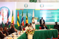Toàn cảnh phiên họp bất thường các nhà lãnh đạo Cộng đồng Kinh tế Tây Phi (ECOWAS) về tình hình Niger, tại Abuja (Nigeria), ngày 10/8/2023. (Ảnh: AFP/TTXVN)