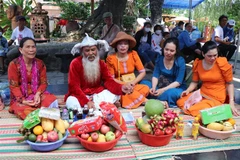 Một nghi lễ cúng của người Chăm. (Ảnh: Đặng Tuấn/TTXVN)