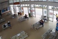 Camera giám sát ở bến xe Móng Cái. (Nguồn: TTXVN phát) 