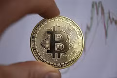 Đồng tiền điện tử Bitcoin. (Ảnh: AFP/TTXVN) 