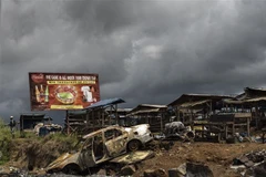 Hiện trường một vụ tấn công tại Cameroon. (Ảnh: AFP/TTXVN)