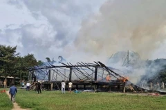 Hiện trường vụ cháy nhà Rông truyền thống làng Kon Băh, xã Hà Tây (Chư Păh, Gia Lai). (Ảnh: TTXVN phát)