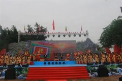 Màn lễ tái hiện lại Chiến thắng Bạch Đằng. (Ảnh: Đức Hiếu/TTXVN) 