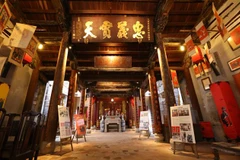 Bên trong Đền Quan Đế (di tích Quốc gia, phường Hàng Buồm, quận Hoàn Kiếm) sau khi đã được trùng tu. (Ảnh: Hoàng Hiếu/TTXVN) 