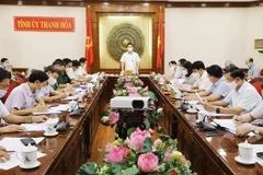 Bí thư Tỉnh ủy, Trưởng Ban Chỉ đạo phòng, chống dịch COVID-19 tỉnh Thanh Hóa Đỗ Trọng Hưng chủ trì hội nghị. (Ảnh: Hoa Mai/TTXVN) 