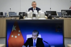 Bộ trưởng Ngoại giao Trung Quốc Vương Nghị hội đàm trực tuyến với Tổng Thư ký Tổ chức Hiệp ước Bắc Đại Tây Dương (NATO) Jens Stoltenberg. (Nguồn: nato.int) 