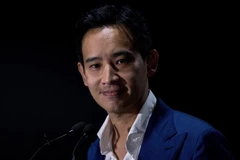 Lãnh đạo đảng Tiến bước (MFP) Pita Limjaroenrat trong cuộc họp báo ở Bangkok, ngày 14/5/2023. (Ảnh: AFP/TTXVN)