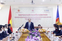 Chủ tịch nước Nguyễn Xuân Phúc phát biểu tại buổi gặp mặt. (Ảnh: Thống Nhất/TTXVN) 