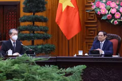 Thủ tướng Phạm Minh Chính tiếp Đại sứ Hùng Ba. (Ảnh: Dương Giang/TTXVN) 