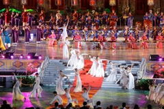 Hình ảnh rực rỡ khai mạc Tuần lễ Festival nghệ thuật Quốc tế Huế 2024