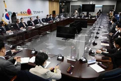 Cuộc họp ủy ban chuyển tiếp của Tổng thống đắc cử Hàn Quốc Yoon Suk-yeol tại Seoul. (Ảnh: Yonhap/TTXVN) 