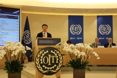 Đại sứ Việt Nam tại Geneva Mai Phan Dũng phát biểu tại khóa họp 112 Hội nghị Lao động Quốc tế. (Ảnh: TTXVN)