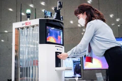 Robot khử trùng sử dụng công nghệ 5G đầu tiên trên thế giới. (Nguồn: futureiot.tech)