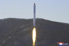 Hình ảnh do Hãng Thông tấn Triều Tiên (KCNA) đăng phát ngày 19/12/2022 về vụ phóng thử tên lửa mang vệ tinh thực nghiệm tại bãi phóng vệ tinh Sohae ở Tongchang-ri. (Ảnh: AFP/TTXVN)