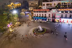 Không gian đi bộ hồ Hoàn Kiếm. (Nguồn: TTXVN)