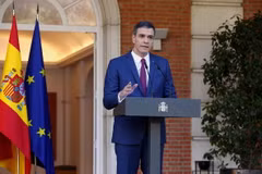 Thủ tướng Tây Ban Nha Pedro Sanchez phát biểu trong cuộc họp báo ở Madrid ngày 20/11/2023. (Ảnh: AFP/TTXVN)
