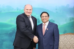 Thủ tướng Phạm Minh Chính tiếp ông Alexander Kurenkov, Bộ trưởng Bộ Tình trạng Khẩn cấp Liên bang Nga. (Ảnh: Dương Giang/TTXVN)