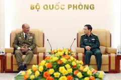 Bộ trưởng Bộ Quốc phòng Phan Văn Giang tiếp Thượng tướng Roberto Legrá Sotolongo. (Ảnh: An Đăng/TTXVN)